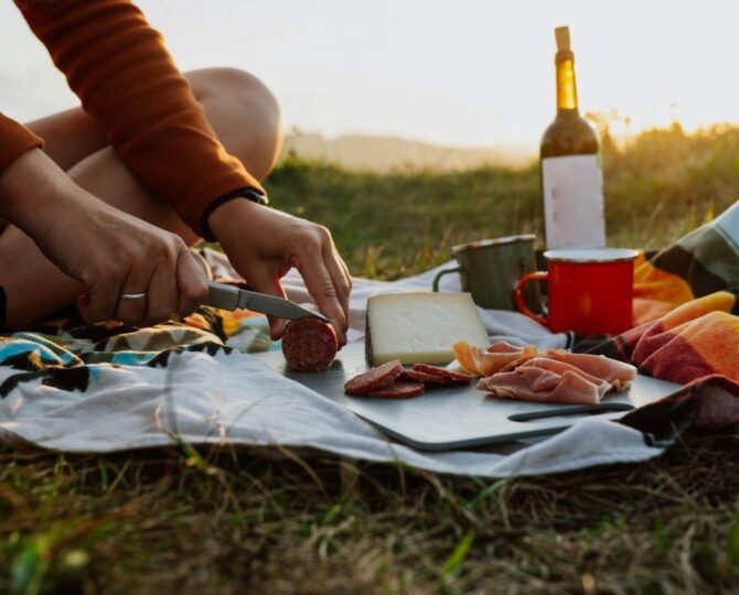 BIBITTES, PIQUE-NIQUES ET PLAGE: PETITES ASTUCES ESTIVALES Julie Blais Comeau GlammieBUGS, PICNICS & BEACH DAYS: SIMPLE SUMMER HACKS by GLAMMIE